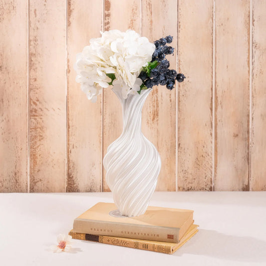 Elegant Twist Vase in Pearl White – Sculptural Ceramic Flower Vase for Modern Home Décor
